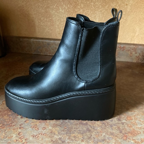 Nine West Size 6.5 Henrita Black Platform Ankle Boots - Picture 4 of 10